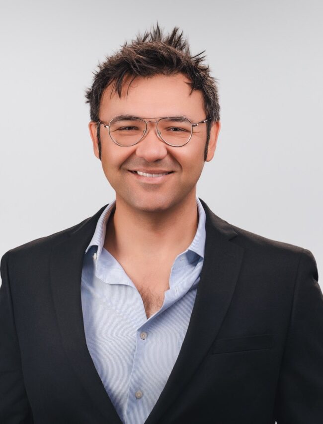 Leonardo Santos Sales and Marketing Manager
